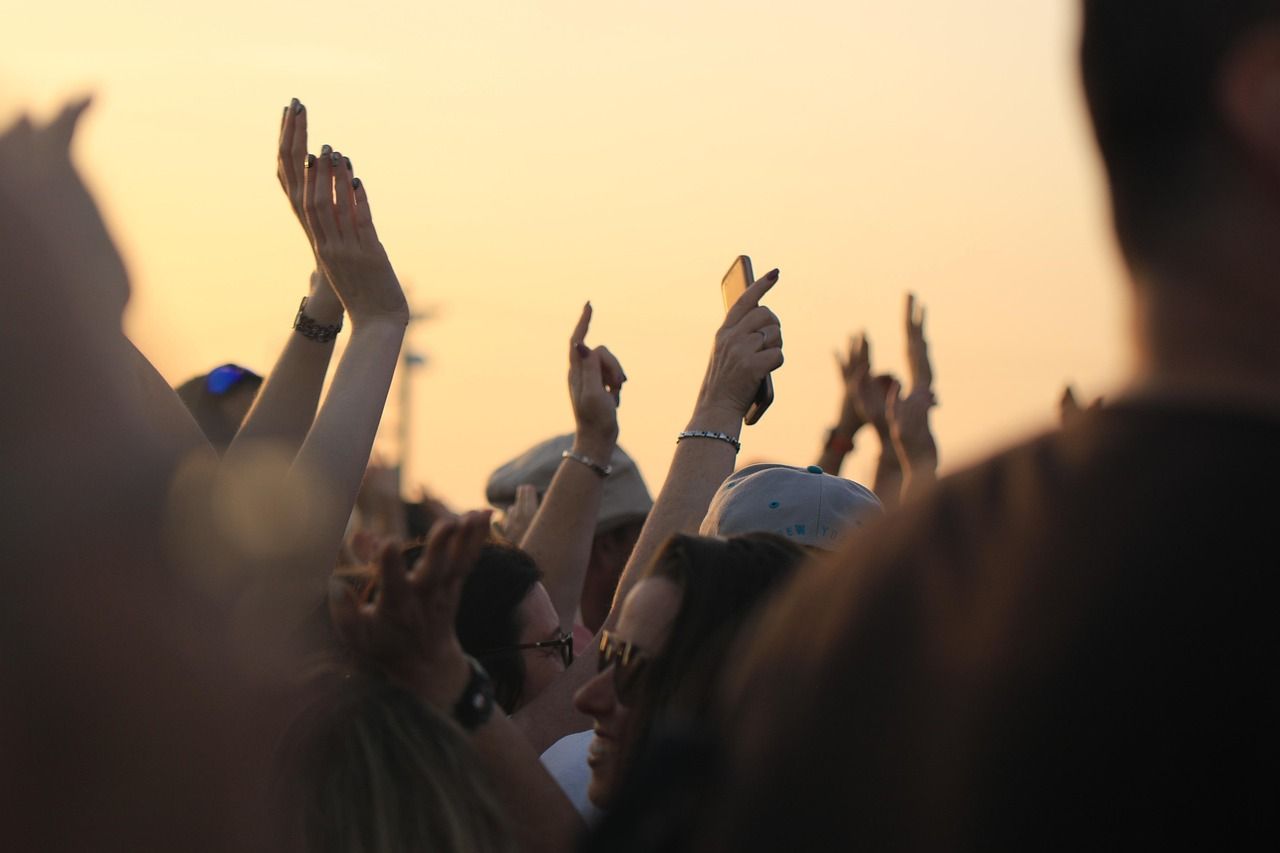 Unforgettable Moments from the Metallica San Quentin Concert