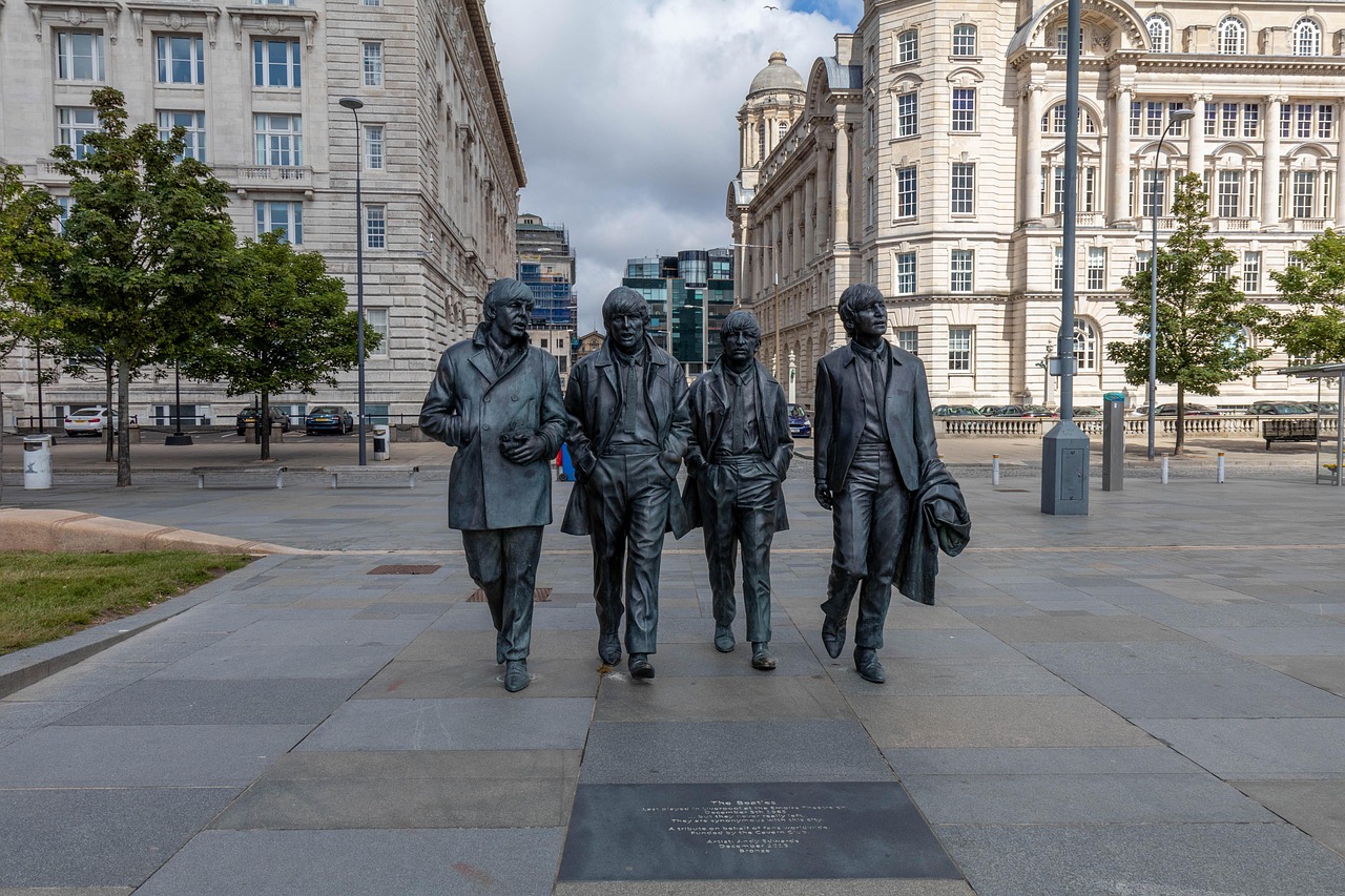 The Beatls: The Legendary Band That Changed Music Forever