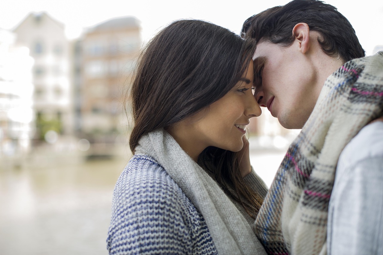 Among Us Kissing: The Romantic Side of Crewmates