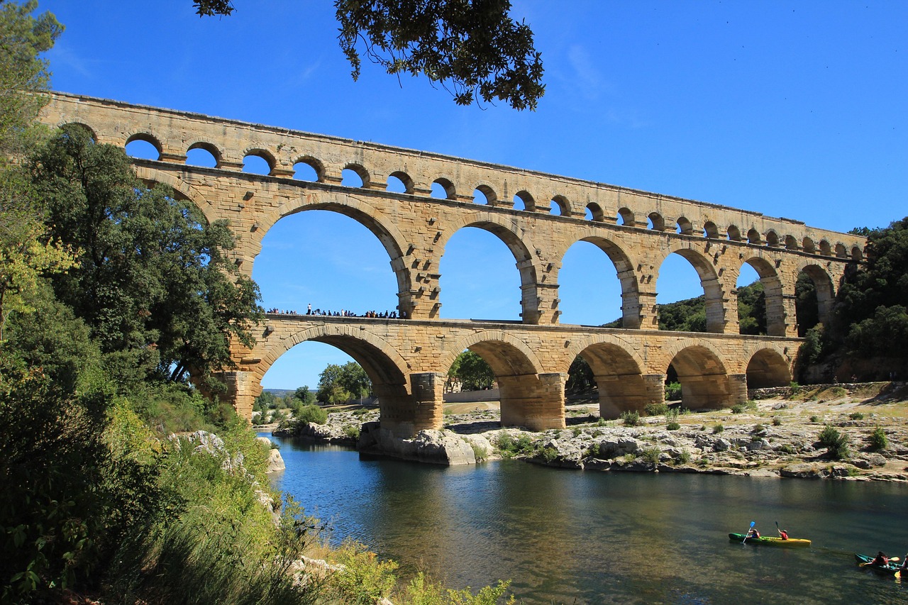 How to Build Stunning Minecraft Aqueducts: A Complete Guide