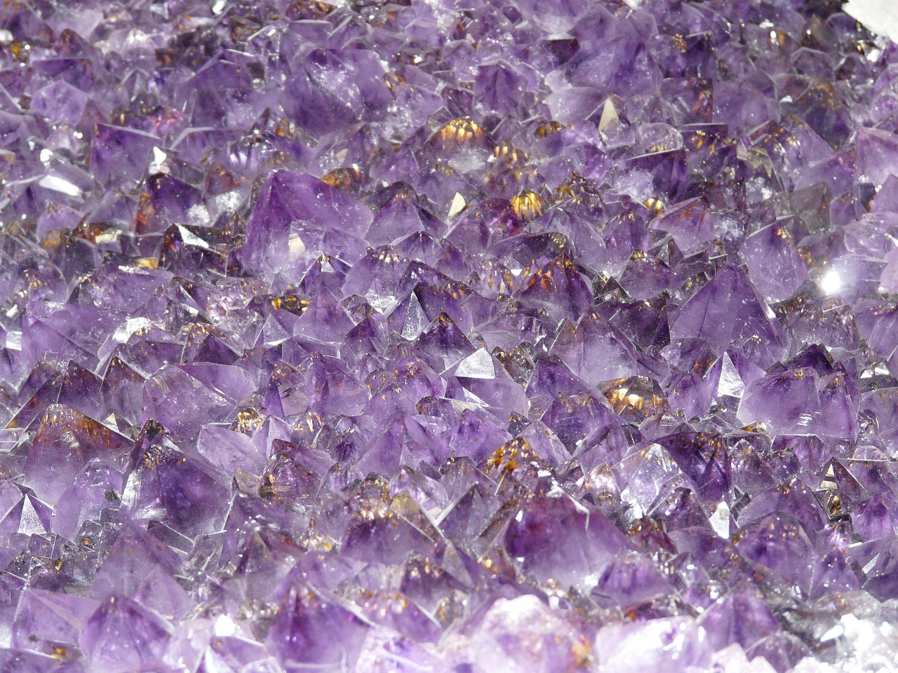 Discover the Magic of Minecraft Amethyst Geode