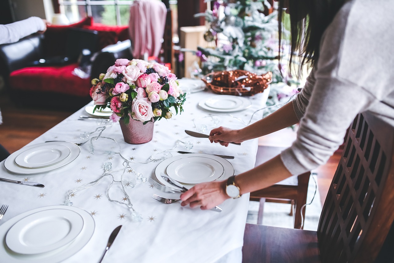 Discover the Charm of Spode Christmas Tree Dinner Plates