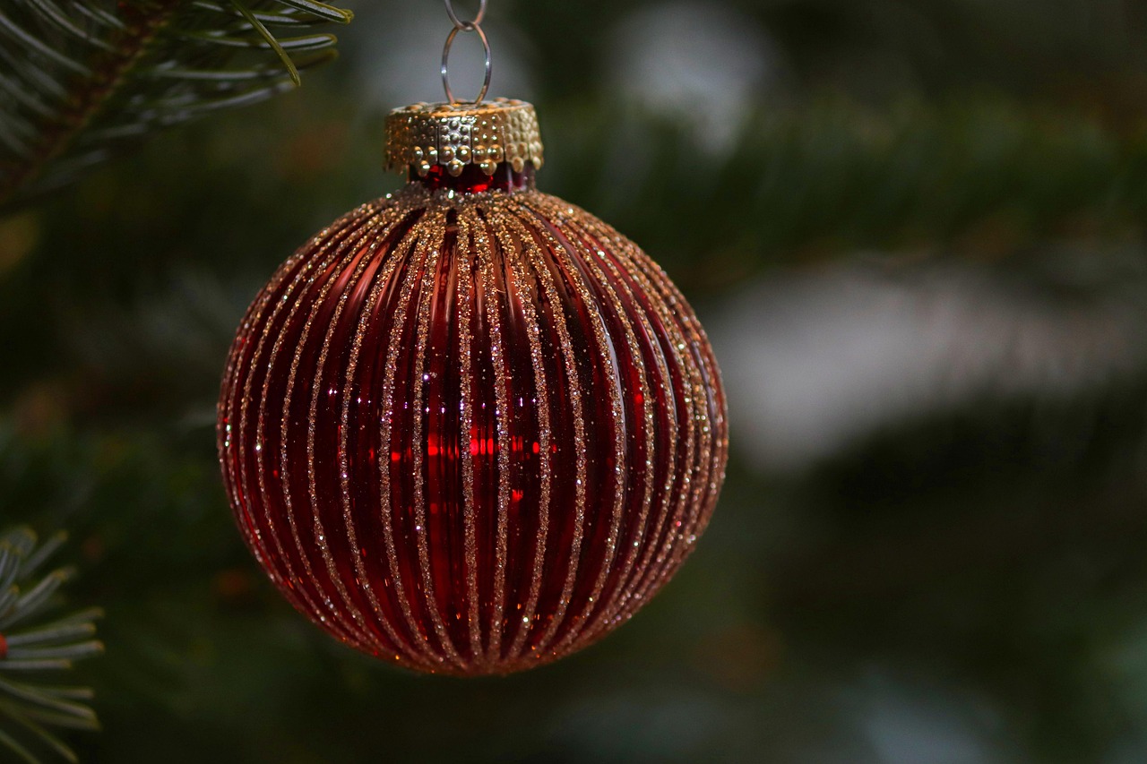 Create a Magical Vintage Christmas Ornament Tree