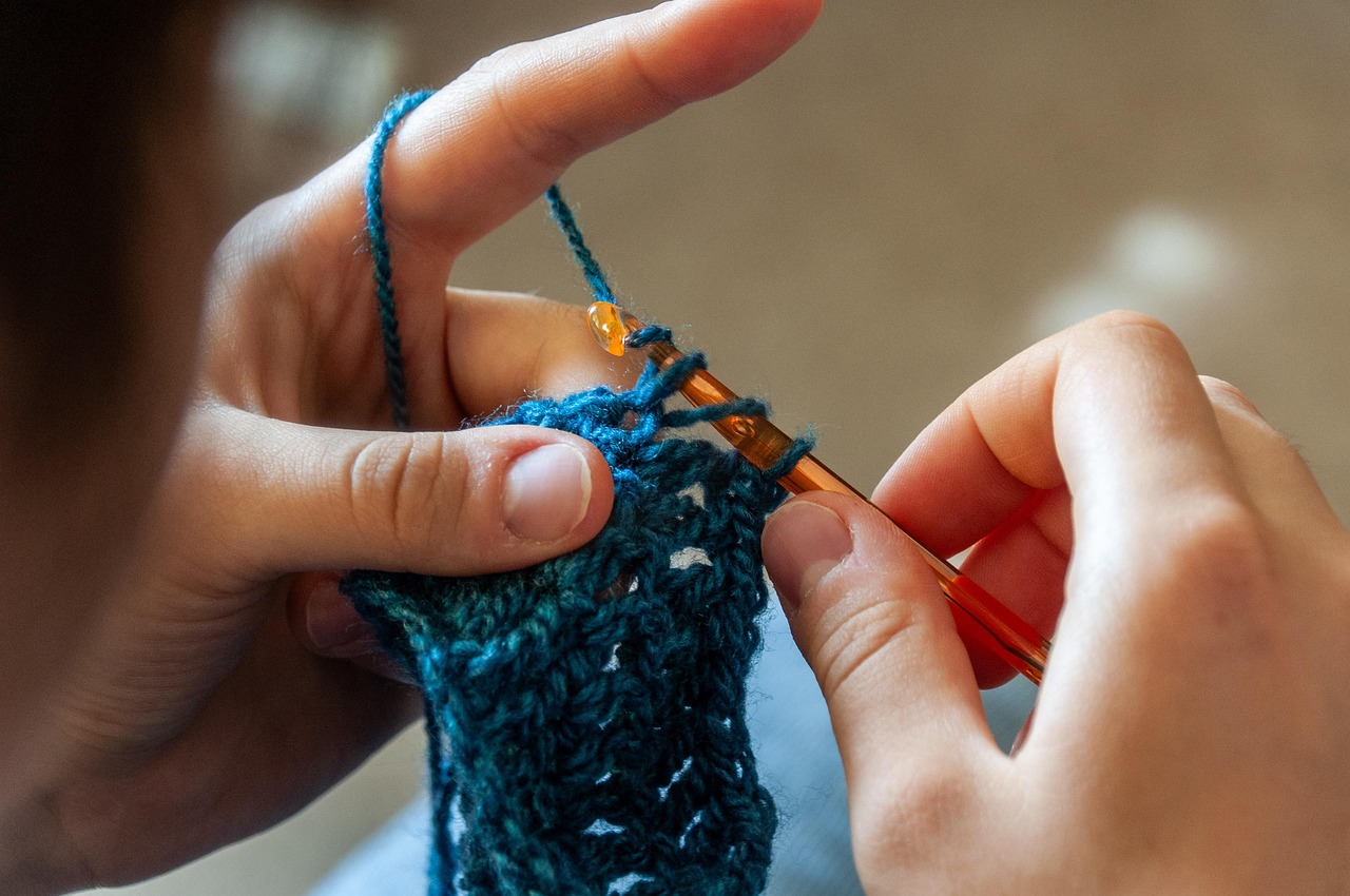 How to Create a Cozy Crochet Christmas Tree: A Festive DIY Guide