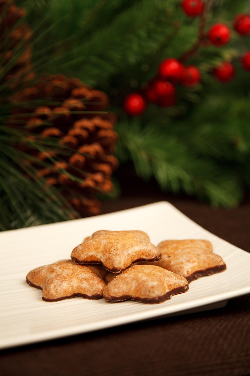 Gingerbread Christmas Tree: The Perfect Holiday Centerpiece