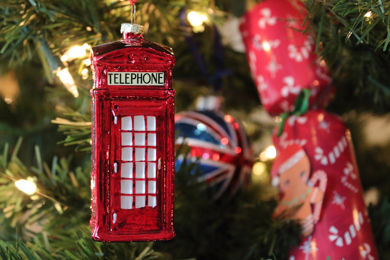 The Ultimate Guide to Traditional Christmas Tree Toppers