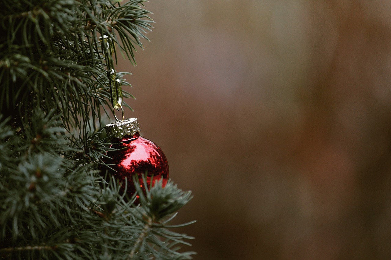 Transform Your Holidays with a White Pop Up Christmas Tree