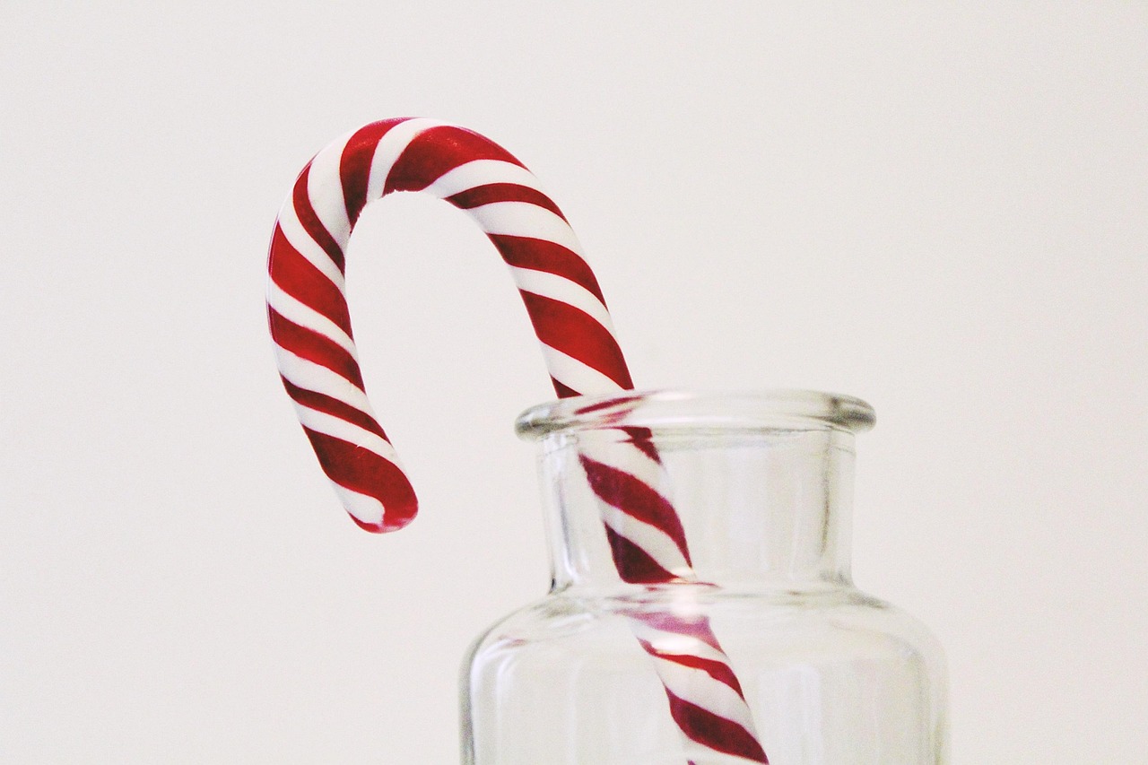 Elf on the Shelf Ideas with Candy Canes: Fun and Festive Tips for Your Elf