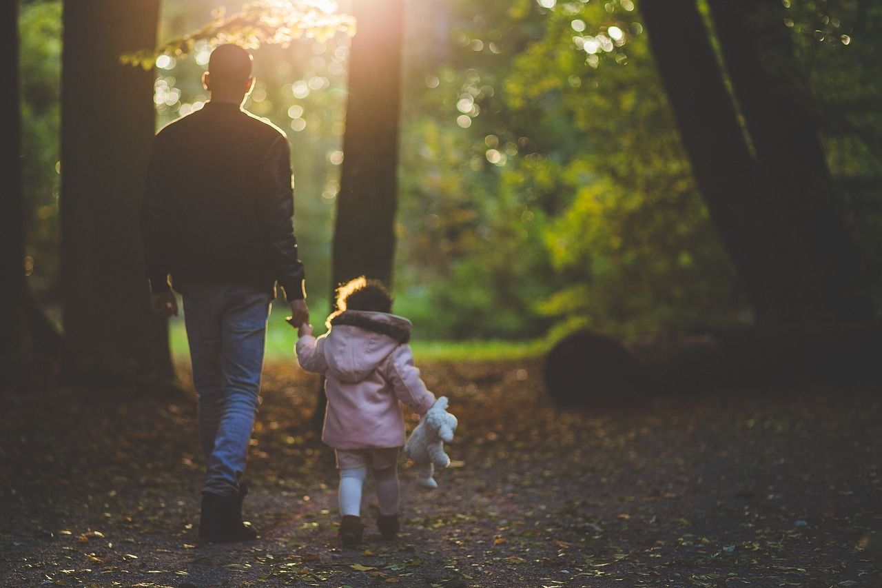 What to Say in Father's Day Card: Thoughtful Messages for Every Dad