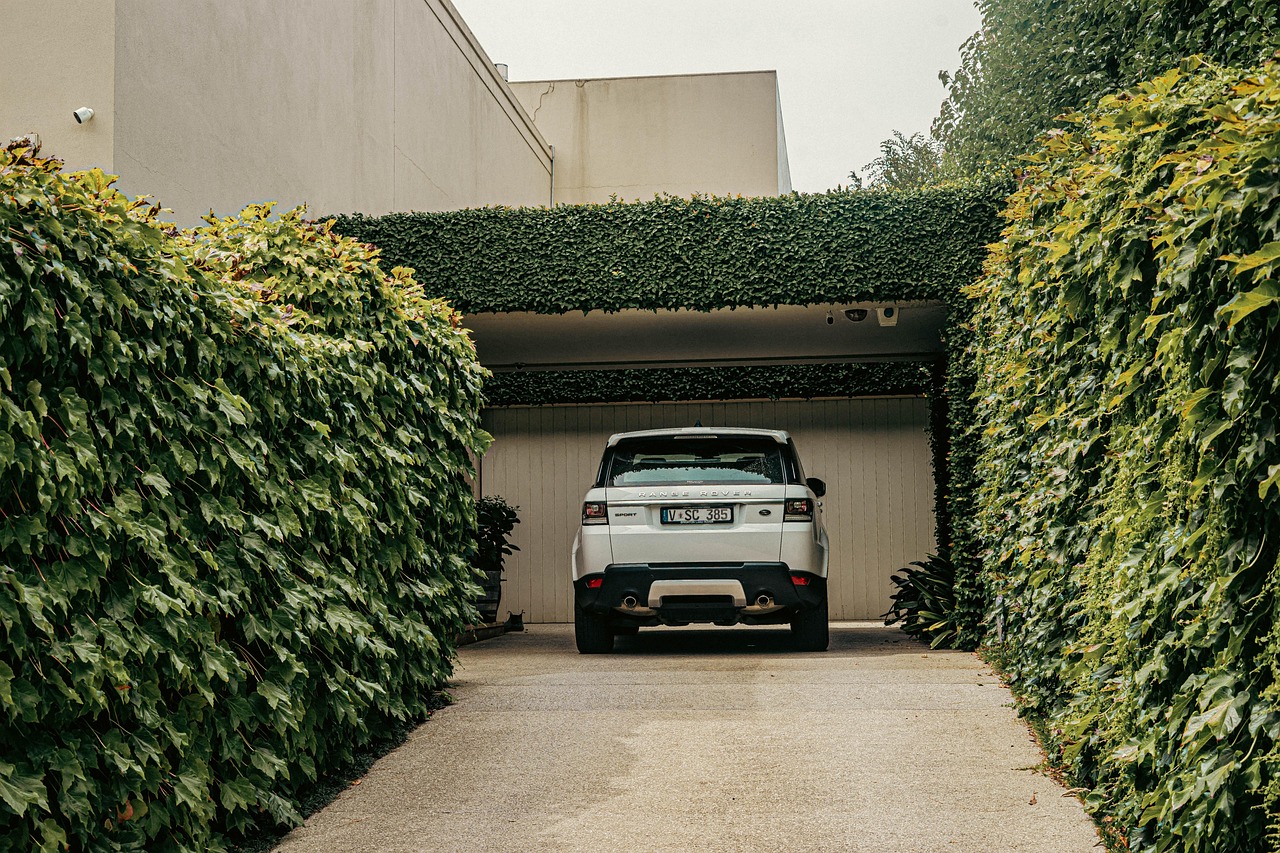 Transform Your Space with a Lifestyle Screen Garage: Benefits and Ideas