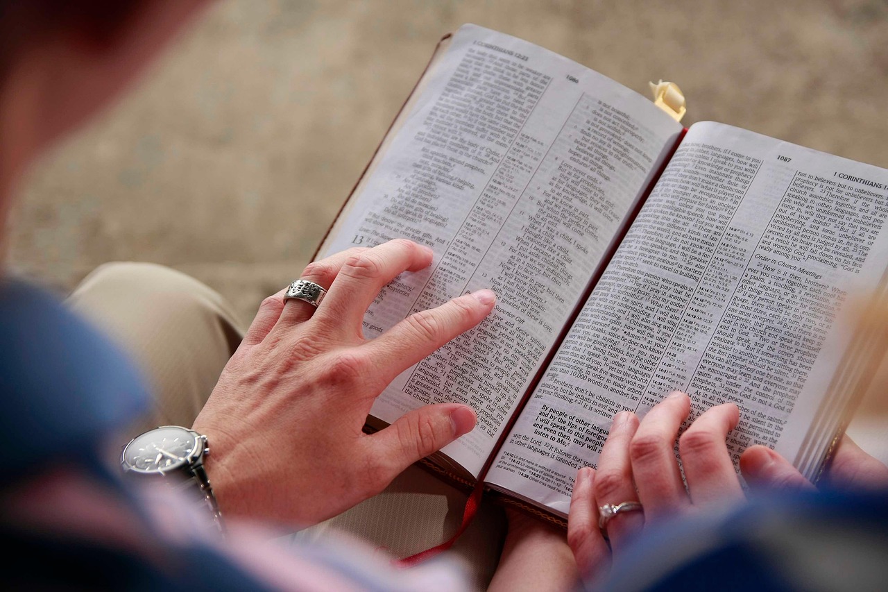 Celebrate Mother's Day with the Bible: A Guide for Thoughtful Gifts