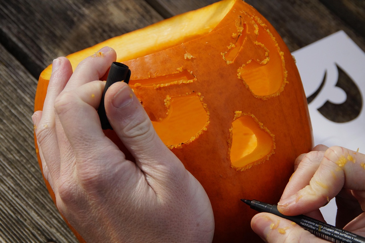 Simple Pumpkin Carving Ideas for Beginners: Easy & Fun Designs