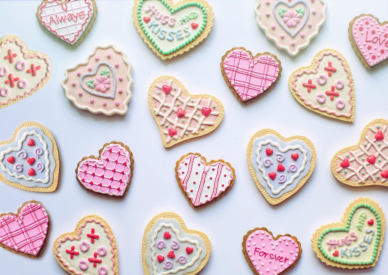 Perfect Your Romantic Dinner with a Valentine's Day Tablecloth