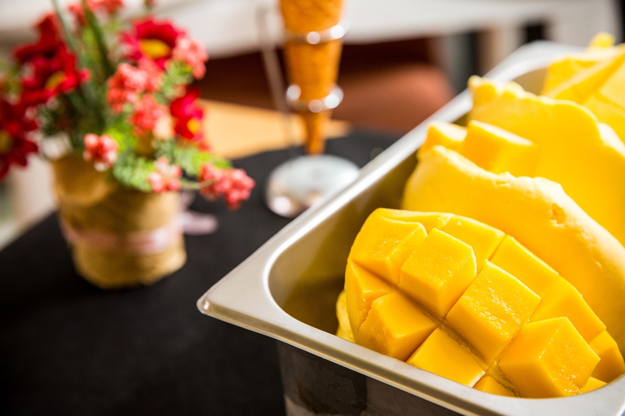 Captivating Mangoes Picture: A Feast for the Eyes