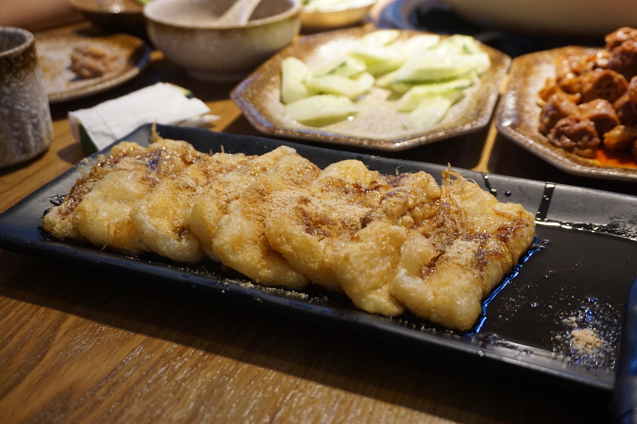 The Delectable Delight of Mango and Sticky Rice: A Tasty Thai Treat