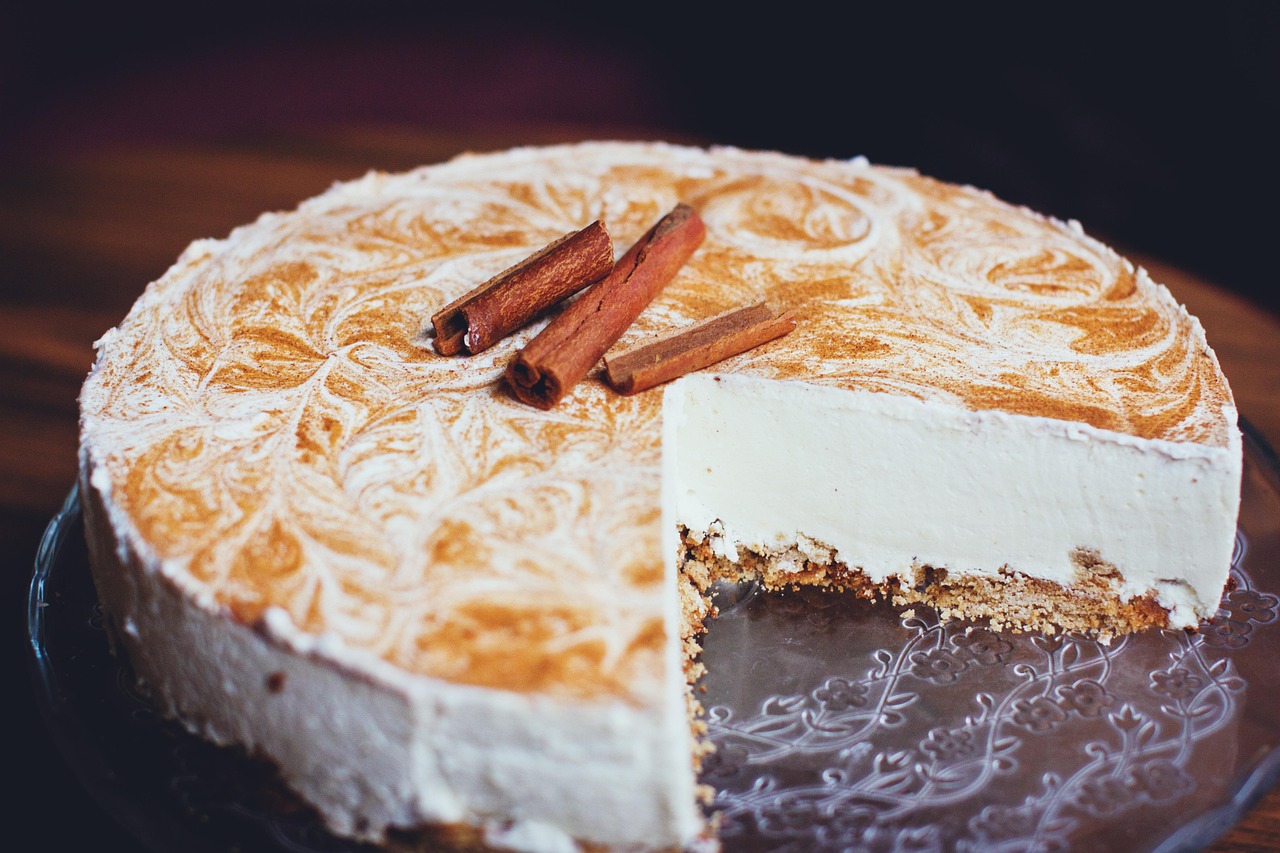 Delicious Elvis Presley Cake Inspired by Jailhouse Rock