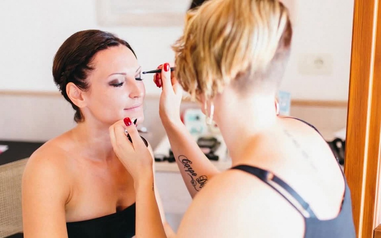 Demi Lovato and Mariah Carey: The Ultimate Makeup Inspiration