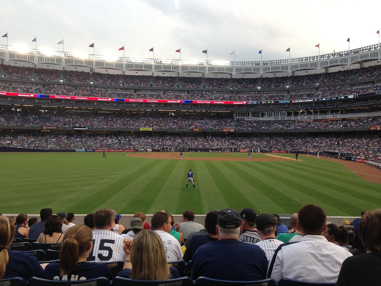 Watch New York Yankees Baseball Live: Game Schedules & Streaming Options