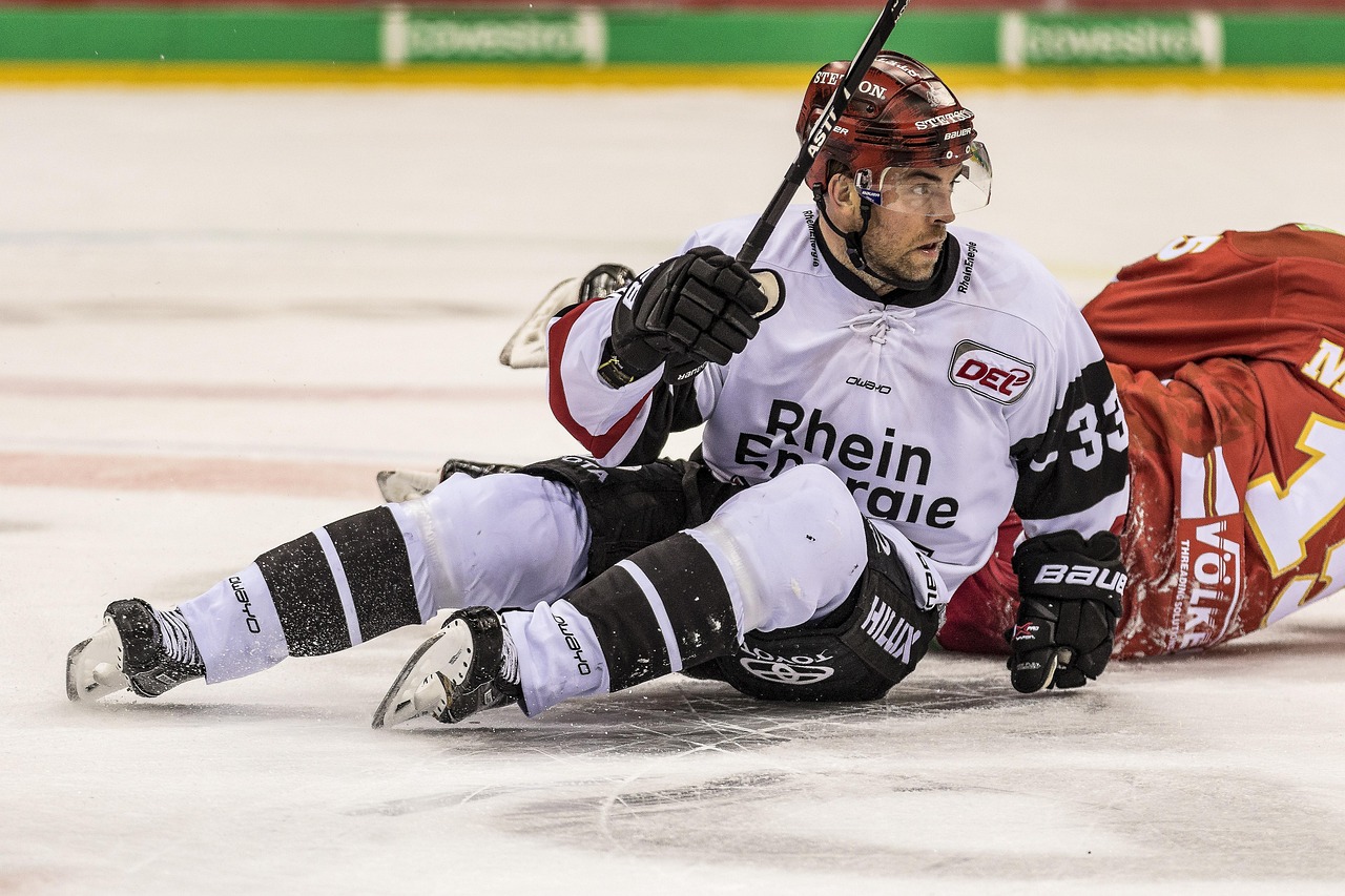 Famous Players of Ice Hockey: Legends of the Game