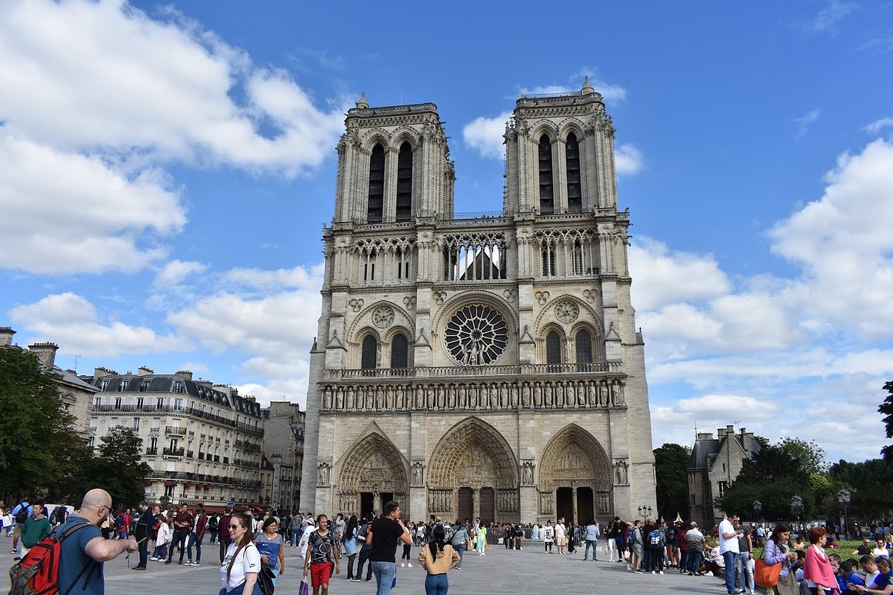 Explore the Thrills of Notre Dame Ice Hockey