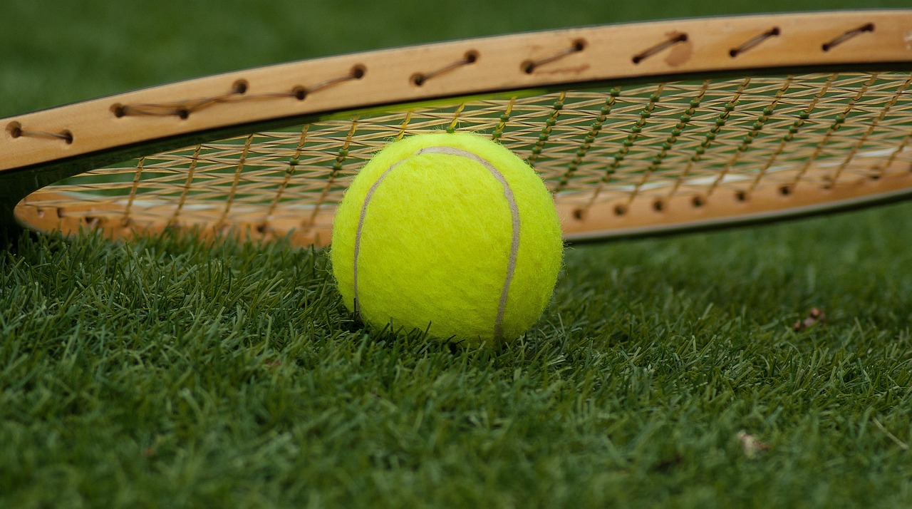 Discover the Benefits of the Transparent Tennis Ball